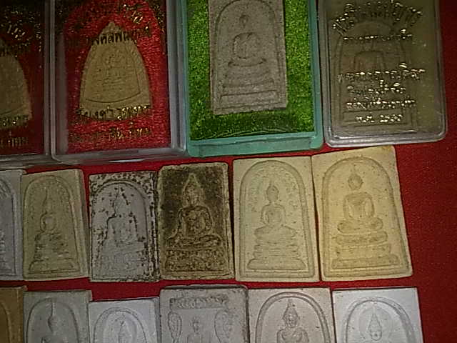 พระเหมา 56 รายการ  ตามรูปครับ เคาะเดียวแดง