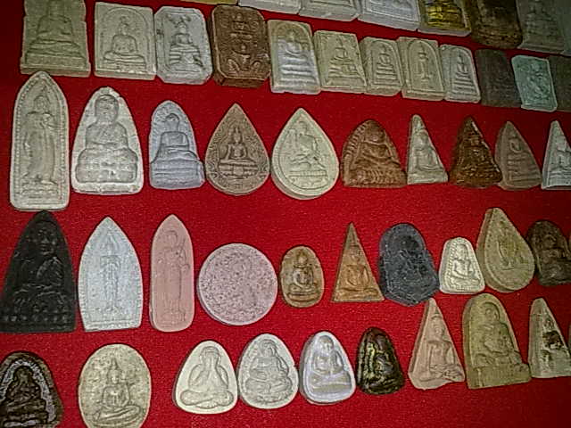 พระเหมา 88 รายการ ตามรูปครับ เคาะเดียวแดง