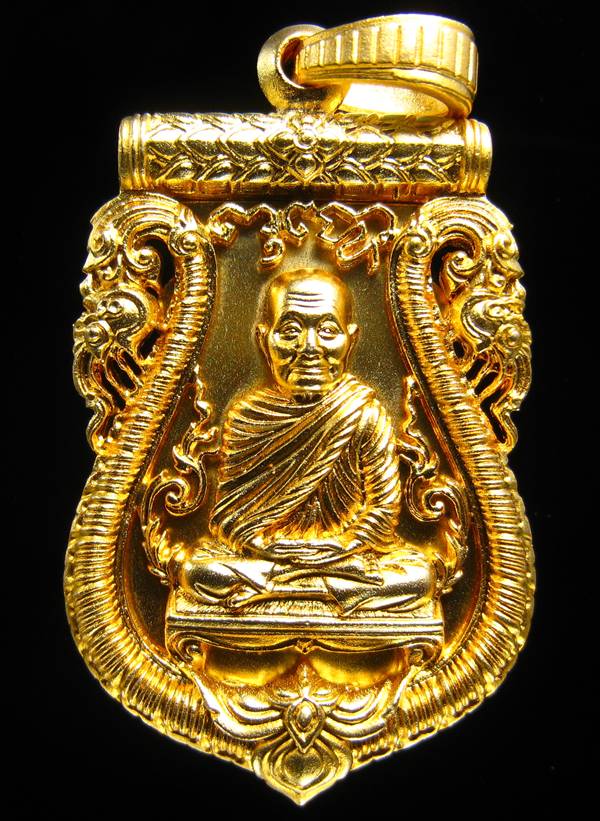 **เสมาหล่อฉลุ หลวงพ่อจรัญ เนื้อบรอนซ์นอกชุบทอง สร้าง 2999 องค์ หมายเลข 1372 เคาะเดียวแดง**