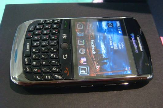 Blackberry curve 8900 Wi-Fi สวยๆยกกล่อง ,มีซองหนังแถมไปให้ครับ
