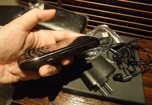 Blackberry curve 8900 Wi-Fi สวยๆยกกล่อง ,มีซองหนังแถมไปให้ครับ