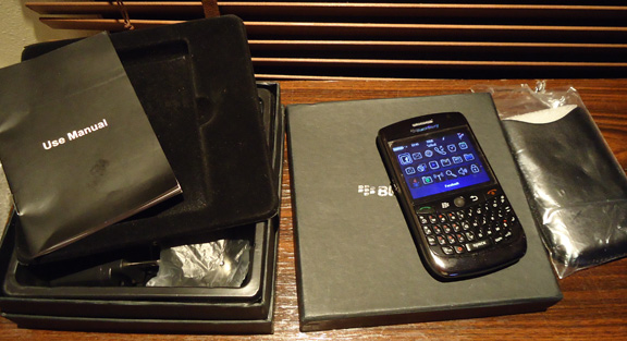 Blackberry curve 8900 Wi-Fi สวยๆยกกล่อง ,มีซองหนังแถมไปให้ครับ