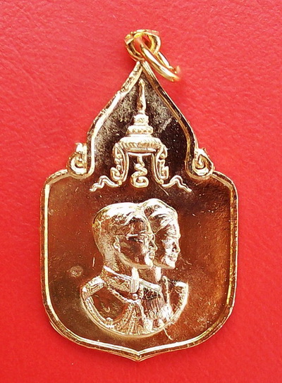 เหรียญสมโภชช้างเผือก ปี 2521 จ.เพชรบุรี กะหลั่ยทอง สวยกริ๊ป หายาก ราคาเบาๆ (เคาะแรก)