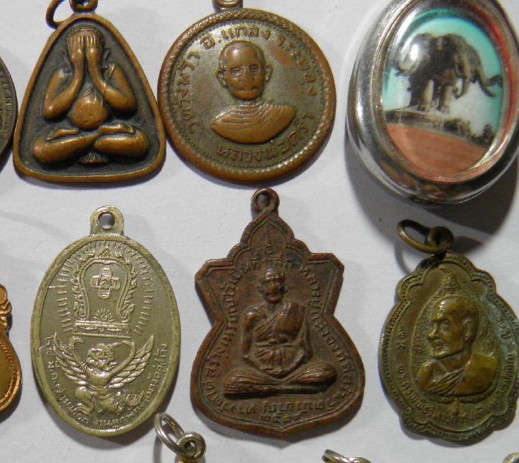 เหมาเหรียญ 15 เหรียญ   พระสะสมเก่าเก็บ บางเหรียญเช่าเป็นร้อย  ครับ  เยอะๆเลยนำมาแบ่งลง     ชุดที่ 3 