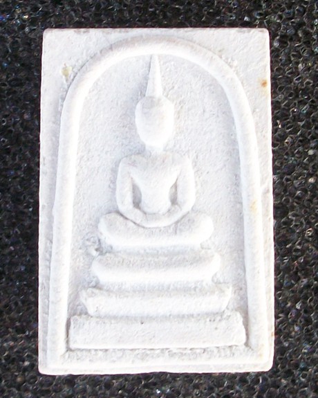 พระสมเด็จหลังใบโพฺธิ์หลวงปู่บุดดา รุ่น ๑๐๐ ปี พ.ศ.2536