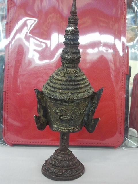 เศียรพระลักษณ์หน้าทองขนาดตั้งหน้ารถ รุ่นครอบเศียรพระลักษณ์ ปี50 หลวงปู่กาหลงเขี้ยวแก้ว