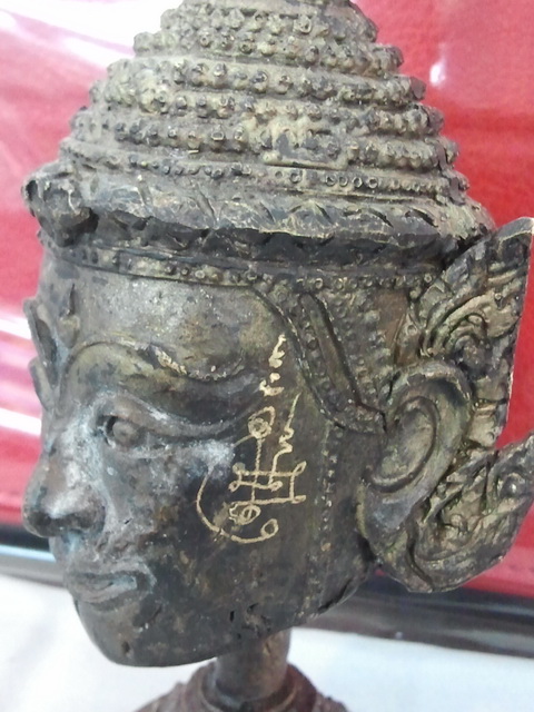 เศียรพระลักษณ์หน้าทองขนาดตั้งหน้ารถ รุ่นครอบเศียรพระลักษณ์ ปี50 หลวงปู่กาหลงเขี้ยวแก้ว