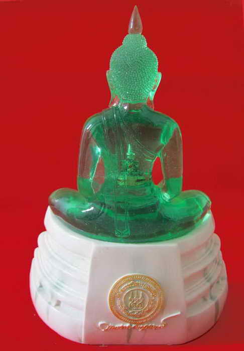 เปิดใจ300บาทหลวงพ่อโสธรเนื้อเร่ซิ่นสีเขียวฐานเป็นเนื้อเรซิ่นลายหินอ่อนค่ะหน้าตัก5นิ้ว