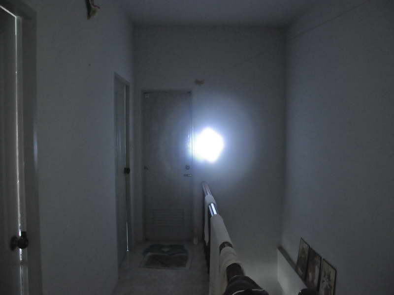 ไฟฉาย สว่างๆ ส่องไกลๆ Zoom ได้ หลอด led osram อีกกระบอกครับ