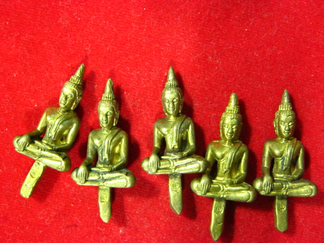 5 องค์  ปีใหม่ 2012...รุ่นแรก พร ะยอดธ งโฆษปัญโญ ลป.คำพันธ์ พิมพ ์เล็ก เนื้อฝาบาตร ปี39
