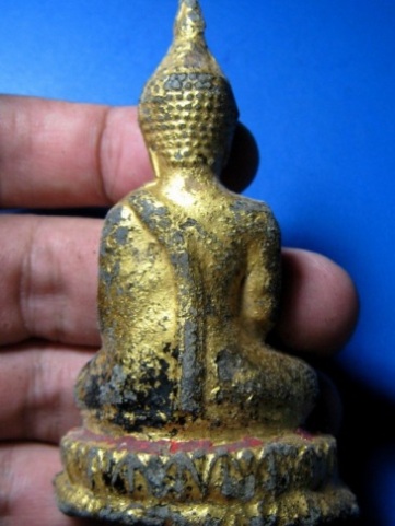 พระนั่งสมาธิ เนื้อชิน มีทองร่องชาดแดง สมัยอยุธยา สภาพพอสวย