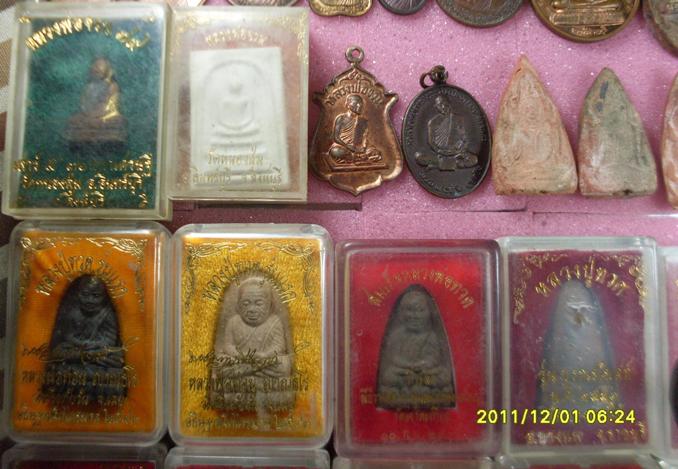 หาเงินไปซ่อมรถครับ เหมาๆ 3 ชุด เกือบๆ 160 องค์ ดูรายละเอียดข้างในเลยครับ...