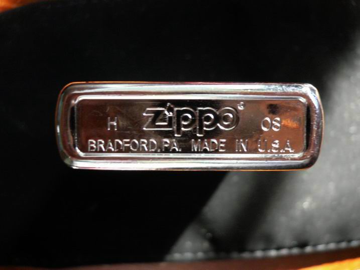 zippo 08 แท้ usa. สภาพเกือบ 100 % ไม่แพงครับ