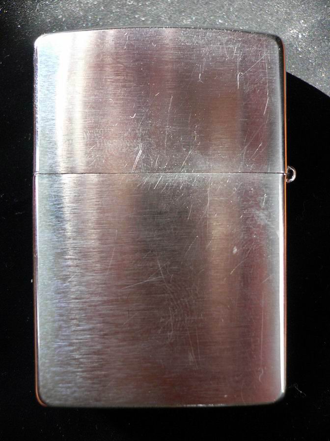 zippo 08 แท้ usa. สภาพเกือบ 100 % ไม่แพงครับ