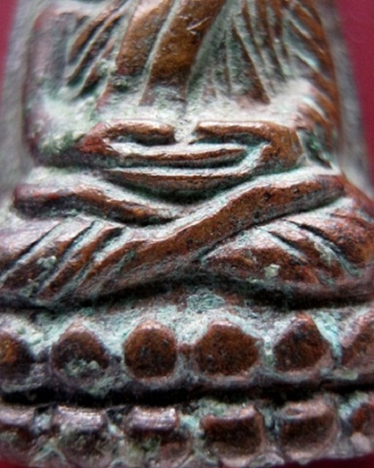 ลวงปู่ทวด วัดช้างให้ หลังหนังสือเล็ก ปี 2505 เนื้อทองเหลืองรมดำ สภาพสวยๆจมูกโด่งๆ พร้อมบัตรรับรอง