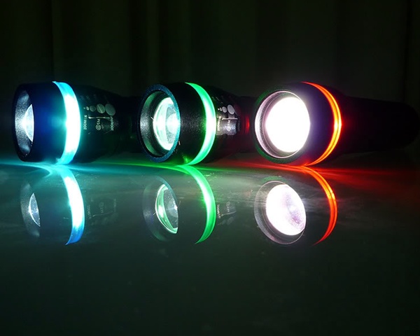 ไฟฉายซูม...วิถีไกล ( Ultrafire zoom ) มี3สีเลือสีสั่งได้