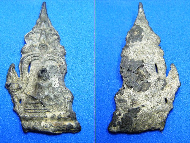 พระซุ้มเสมาทิศ กรุวัดราชบูรณะ เนื้อชินเงินสวยๆพร้อมบัตรรับรองครับ