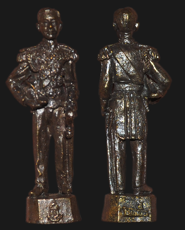 พลเรือเอกพระเจ้าบรมวงค์เธอ กรมหลวงชุมพรเขตอุดมศักดิ์ ที่ระลึกเรือจำลองจักรกรีนฤเบศร จังหวัดชุมพร