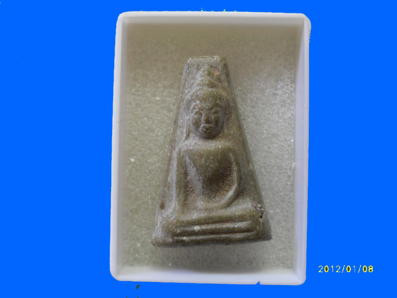 พระผงสุพรรณ เนื้อผงน้ำมัน ไม่ทราบที่ครับ เหมือนเดิมครับรอบนี้เริ่ม20บาท PR.063