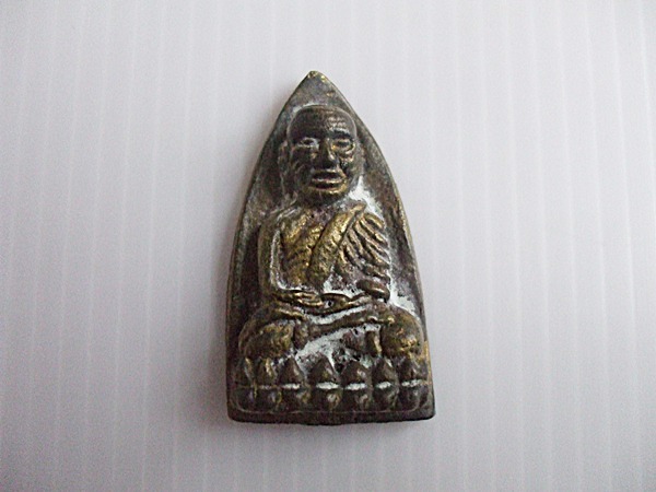 หลวงปู่ทวด เหยียบน้ำทะเลอันดามัน วัดถ้ำเสือ พิมพ์เตารีด