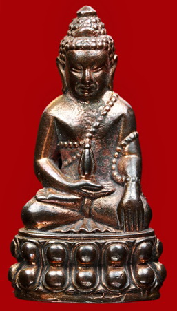 พระกริ่งนเรศวรเพชรกลับรุ่นแรกปี 2544 เนื้อนวะโลหะ สวยผิวแดงๆ พร้อมกล่องเดิมๆครับ