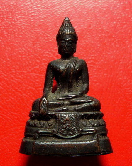 *** พระกริ่ง ภปร.08 วัดบวรนิเวศวิหาร สภาพสวยค่ะ ***