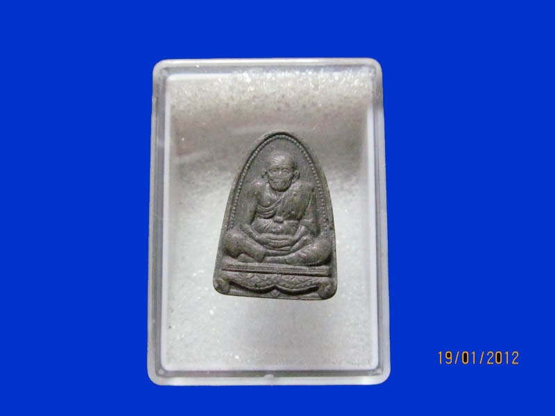 หลวงพ่อทวดหลังลายเซ็น อาจารย์นอง ปี35 เหมือนเดิมครับรอบนี้เริ่ม20บาท k.13