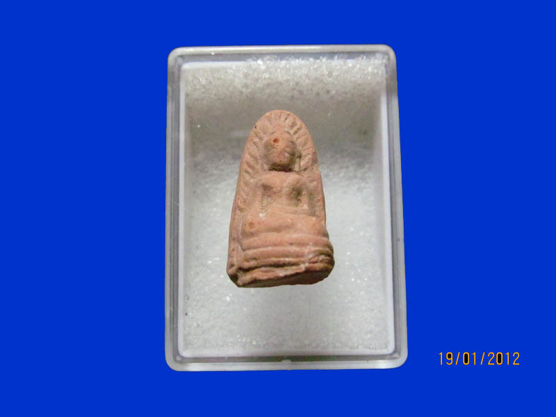 พระรอด หลังปั๊ม " เถระ"ไม่ทราบที่ เหมือนเดิมครับรอบนี้เริ่ม20บาท k.25