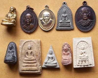รวมพระเครื่อง 50 องค์ เหมาไปเลยครับ  ......B72