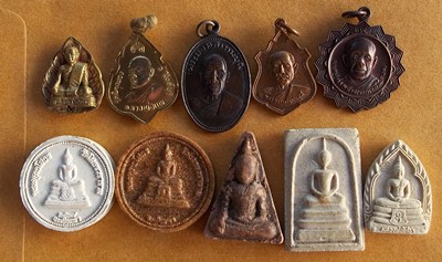 รวมพระเครื่อง 50 องค์ เหมาไปเลยครับ  ......B79