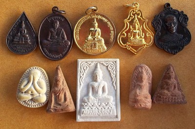 รวมพระเครื่อง 50 องค์ เหมาไปเลยครับ  ......B79