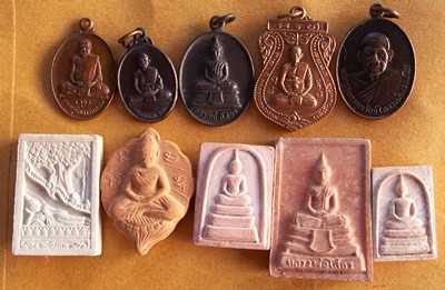 รวมพระเครื่อง 50 องค์ เหมาไปเลยครับ  ......B81