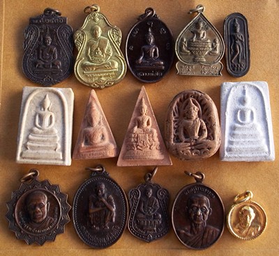 รวมพระเครื่อง 50 องค์ เหมาไปเลยครับ  ......B81