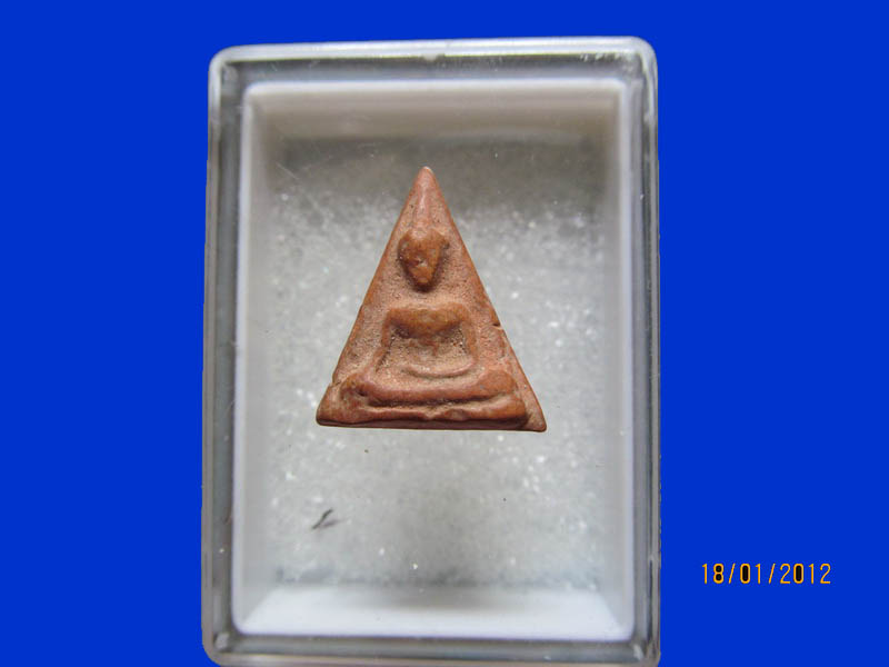 พระพิมพ์นางเนื้อดินขนาดเล็ก ไม่ทราบที่ เหมือนเดิมครับรอบนี้เริ่ม20บาท k.69