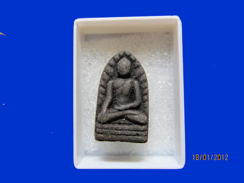 พระผงดำ พิมพ์พระรอด ไม่ทราบที่ เหมือนเดิมครับรอบนี้เริ่ม20บาท k.71
