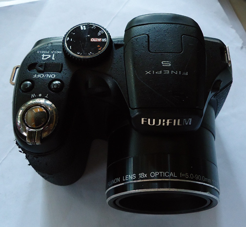 กล้อง FUJI รุ่น 2950 ไม่มีเวลาไปซ่อมครับ