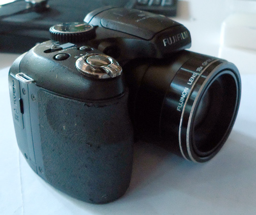 กล้อง FUJI รุ่น 2950 ไม่มีเวลาไปซ่อมครับ