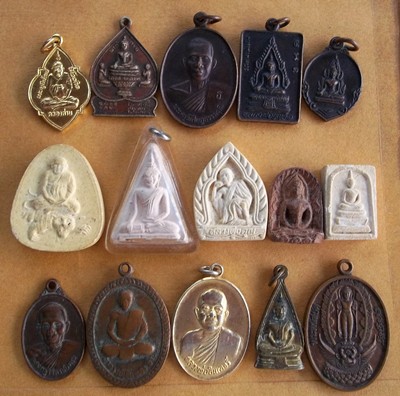 รวมพระเครื่อง 50 องค์ เหมาไปเลยครับ  ......B83