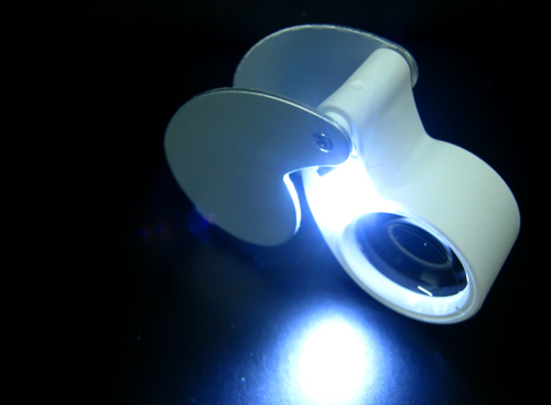 กล้องส่องพระแบบมีไฟ ILLUMINATED LOUPE (LEDLIGHT) ขนาด40x-25m.mแบบมีไฟ LED สว่างเพิ่ม ความ คม ชัด ลึก