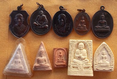 รวมพระเครื่อง 50 องค์ ....B90