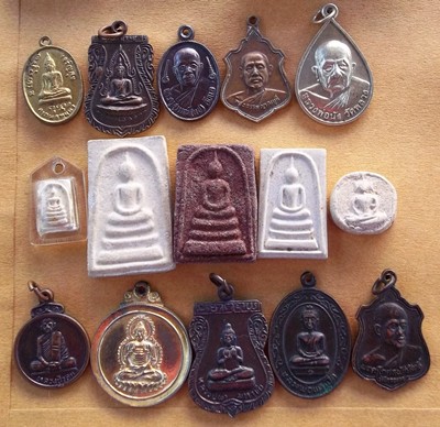 รวมพระเครื่อง 50 องค์ ....B90