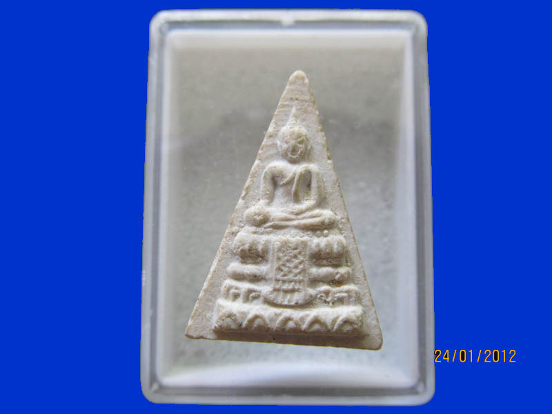 พระผง วัดชัยมงคล อ่างทอง เหมือนเดิมครับรอบนี้เริ่ม20บาท k.185