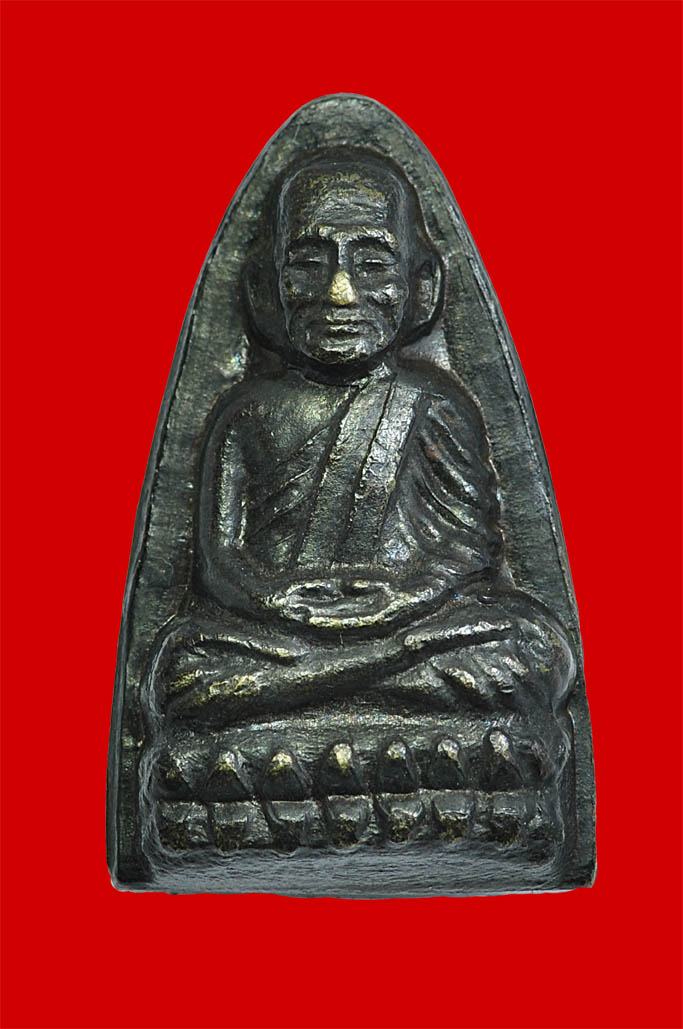 หลวงปู่ทวด24 หน้าวงเดือน หลังสามจุด  นิยมสุด  องค์สุดท้าย ราคาเดิม