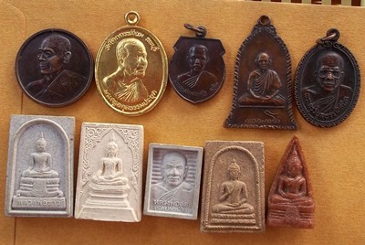 พระ 50 องค์ เหมาไปออกต่อได้เลยราคาไม่ถึง 10 บาทครับ  ....B143