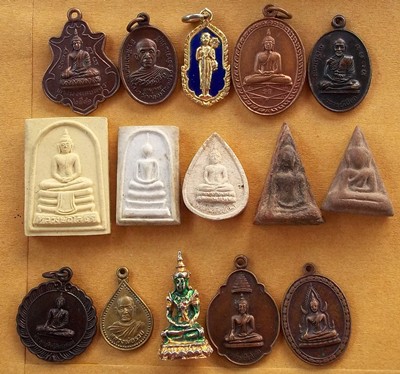 พระ 50 องค์ เหมาไปออกต่อได้เลยราคาไม่ถึง 10 บาทครับ  ....B140