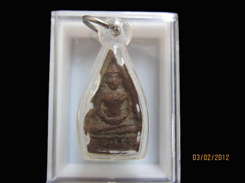 พระหล่อโบราณไม่ทราบที่ เลี่ยมเก่า เหมือนเดิมครับรอบนี้เริ่ม20บาท EI.23