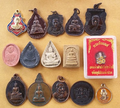 พระ 50 องค์ เหมาไปออกต่อได้เลยราคาไม่ถึง 10 บาทครับ  ....B153