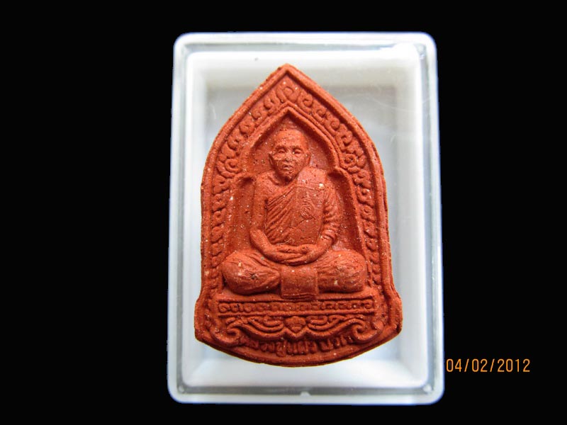 พระผงรูปเหมือน เนื้อผงธูป หลวงปู่แผ้ว ปวโร 003. เหมือนเดิมครับรอบนี้เริ่ม20บาท EI.54