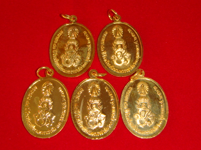 สมเด็จพ่อ ร.5 หลวงปู่ศรี มหาวีโร พระผู้มากล้นด้วยบารมีธรรม ปลุกเสก