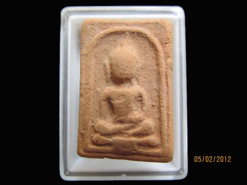 พระพุทธเนื้อดิน ไม่ทราบที่ครับ เหมือนเดิมครับรอบนี้เริ่ม20บาท EI.102 สุดท้ายของวันครับ